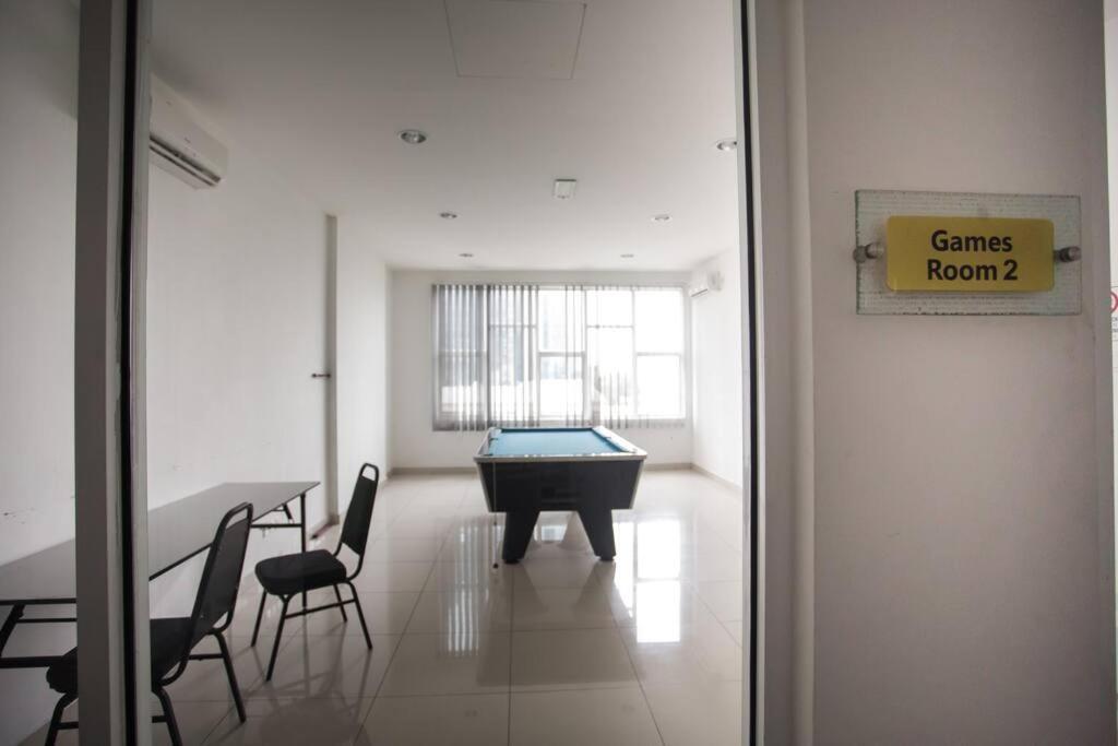 New Skysuites Lovely 2 Bedroom 4-6Pax 新山 外观 照片