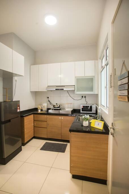New Skysuites Lovely 2 Bedroom 4-6Pax 新山 外观 照片