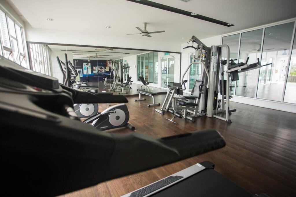 New Skysuites Lovely 2 Bedroom 4-6Pax 新山 外观 照片
